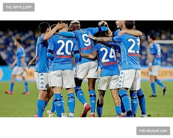 官方:那不勒斯与主帅卡尔佐纳续约至2026年夏天